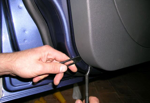 Обшивка двери Форд Фокус 3