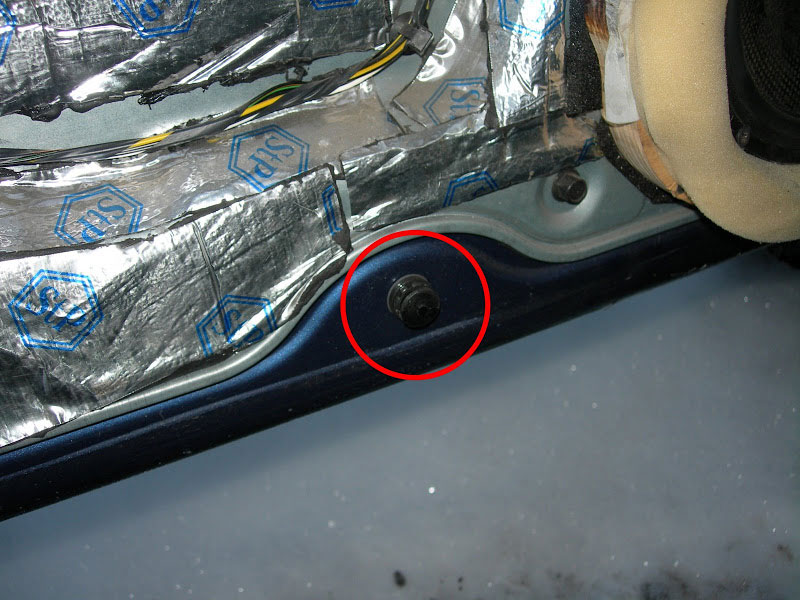 Обшивка двери Форд Фокус 3